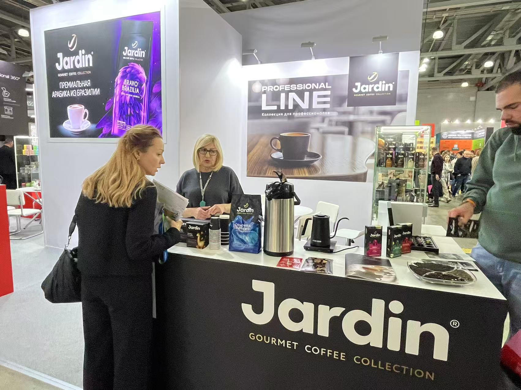 偉佳展覽.jpg